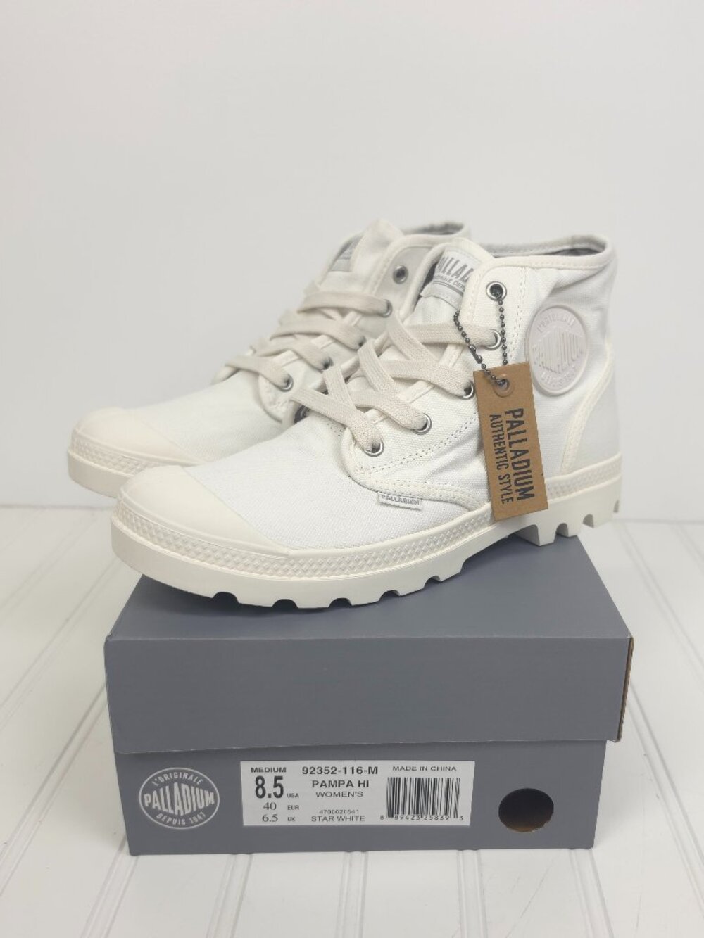 NIB Women's Palladium Pampa Hi Round Toe Lace Up Booties Star White Size 8.5 - Picture 2 of 11